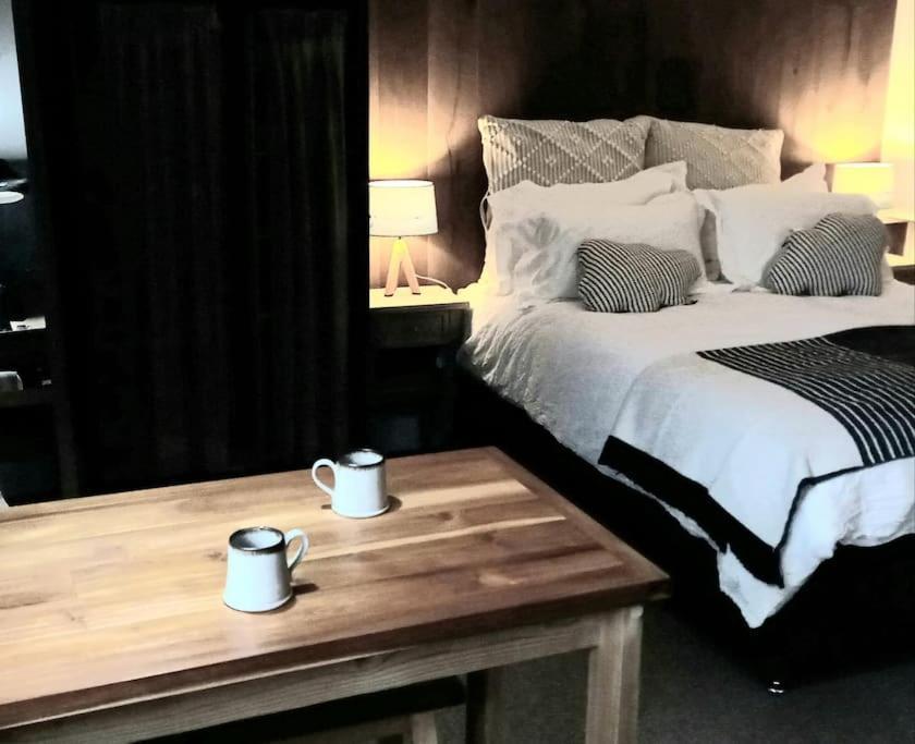 The Old Barn Annexe, Cosy Stay, Close Drive To City, Beach, South Downs & Goodwood ชิชิสเตอร์ ภายนอก รูปภาพ